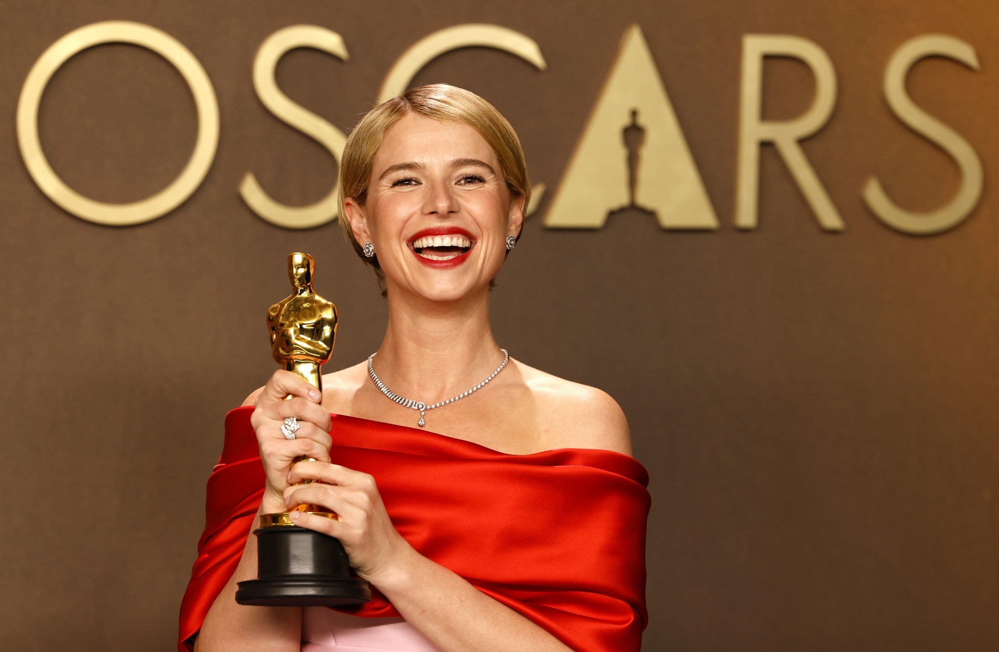 Tko je zablistao, a tko promašio? Pogledajte izdanja s Oscara 2026.