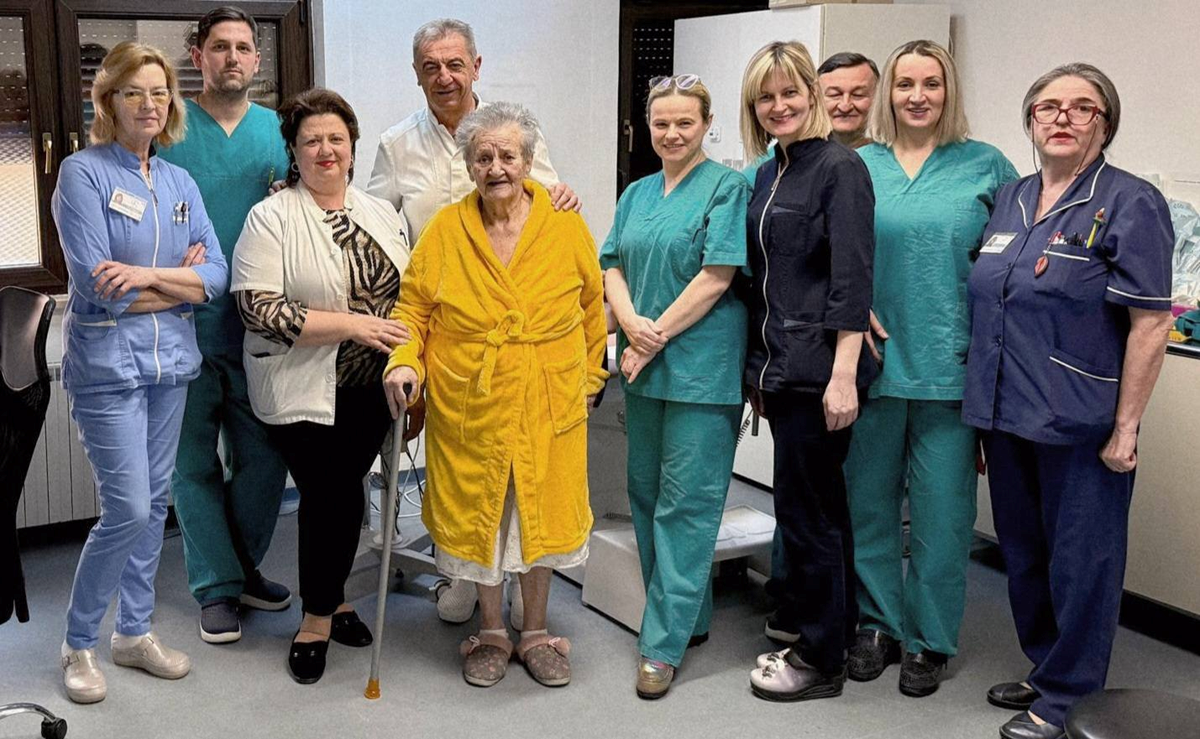 Ani (81) uklonili golemi tumor: "Ne jedem ništa od podne do navečer, a trbuh raste"