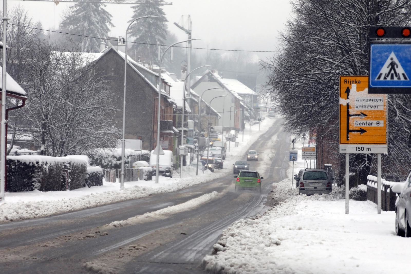 FOTO Ovako izgleda autocesta Zagreb-Rijeka. Na terenu policija, isključuje vozila