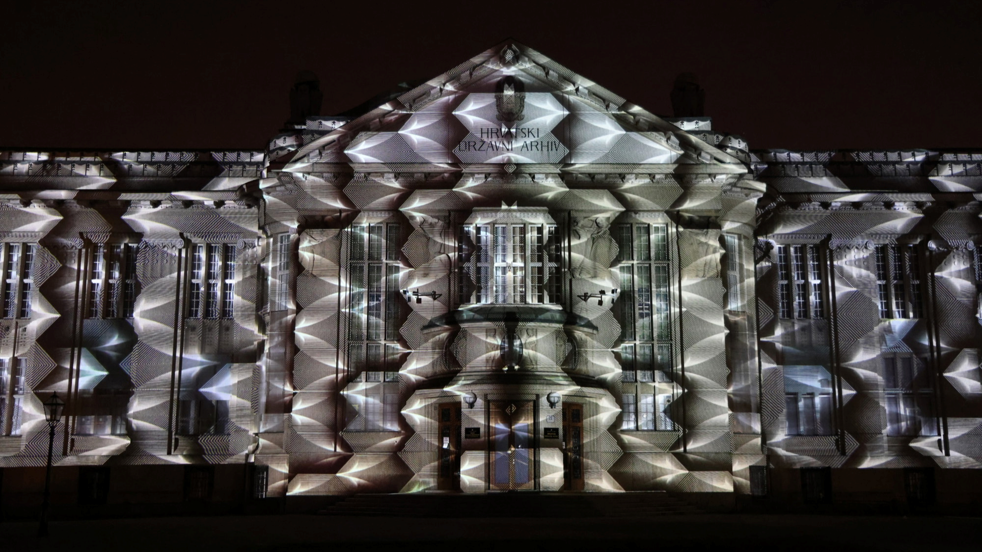 FOTO I VIDEO Počeo je Festival svjetla. Obišli smo par lokacija, izgledaju nestvarno