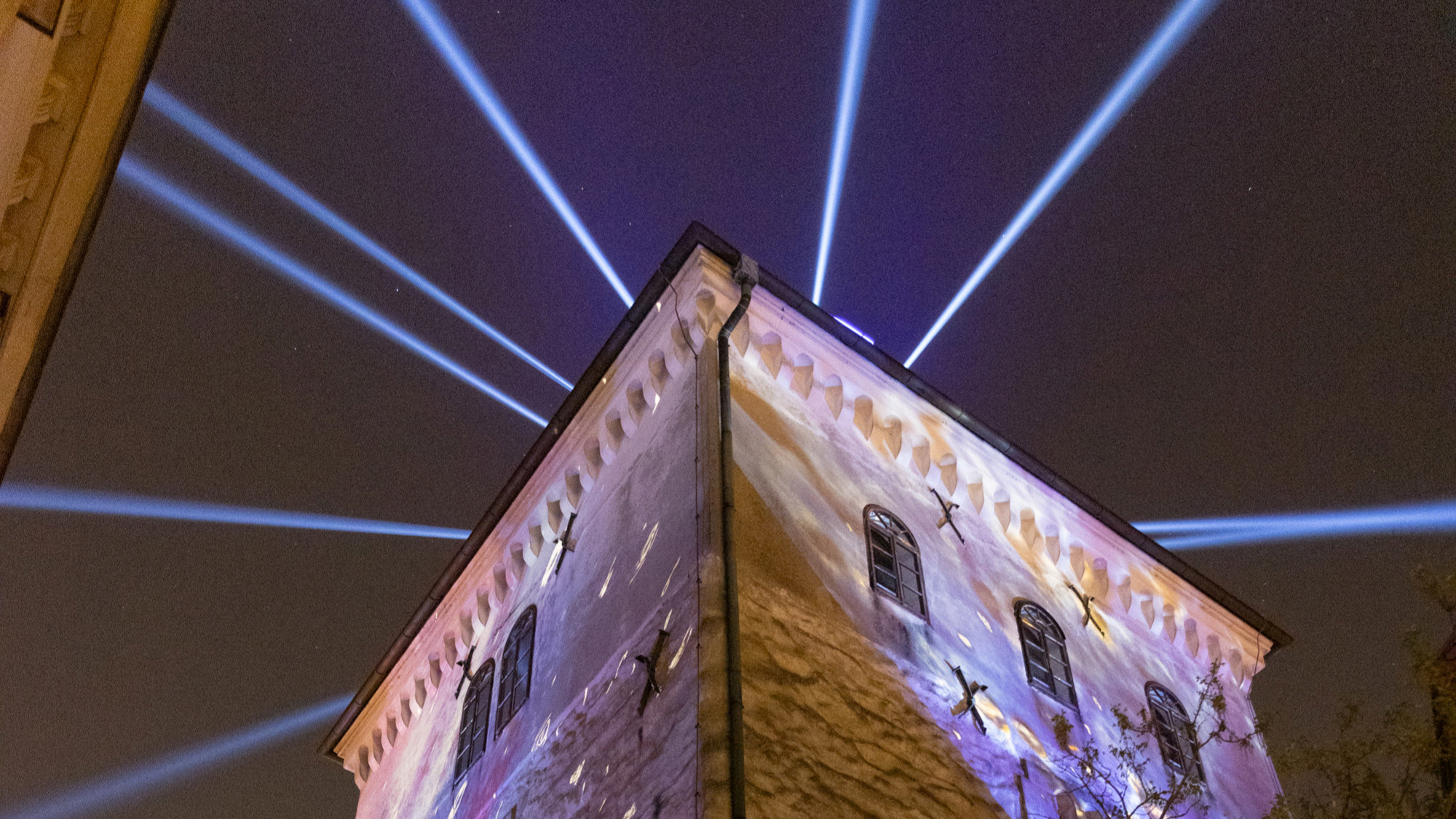 FOTO I VIDEO Počeo je Festival svjetla. Obišli smo par lokacija, izgledaju nestvarno