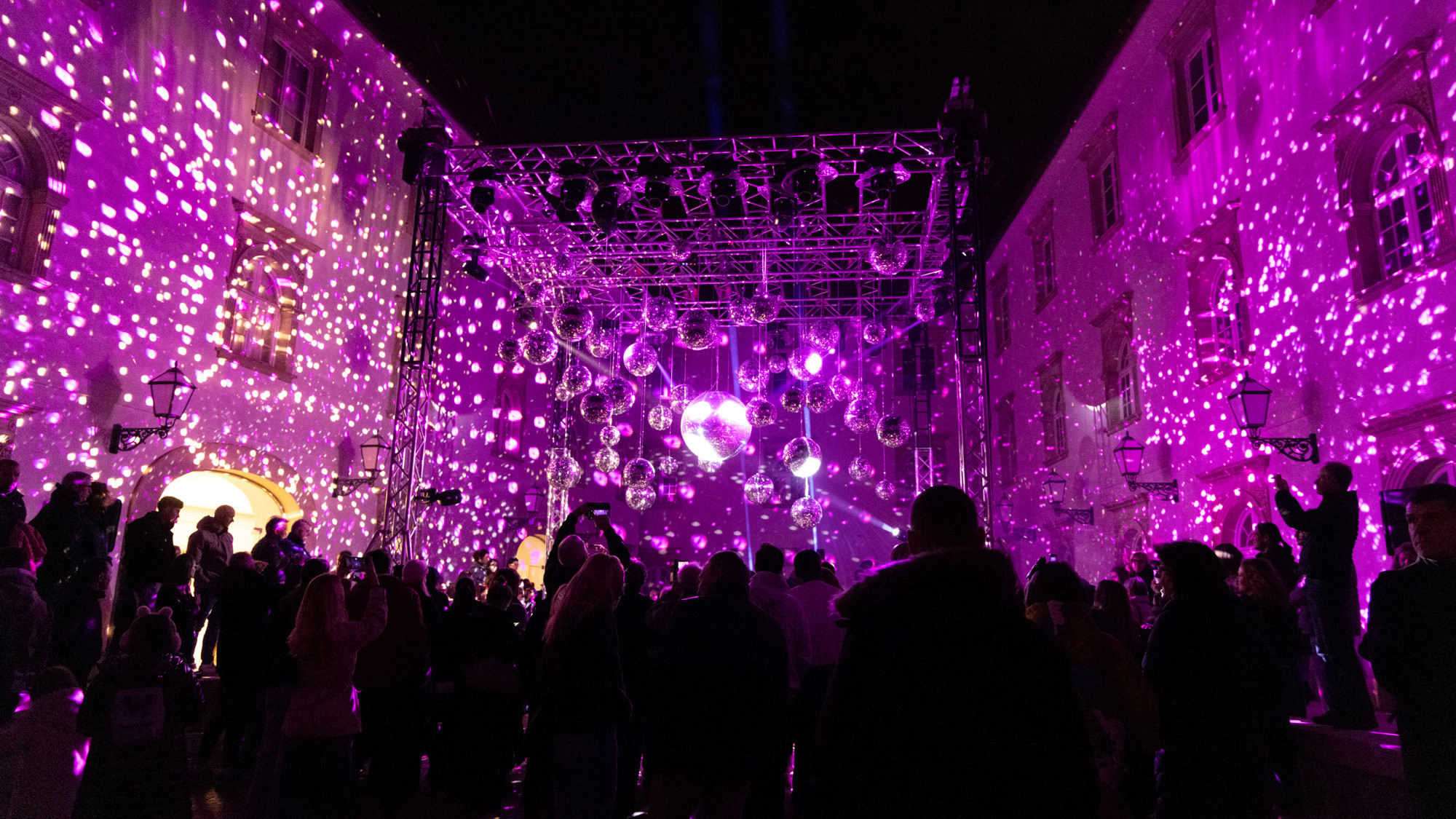 FOTO I VIDEO Počeo je Festival svjetla. Obišli smo par lokacija, izgledaju nestvarno