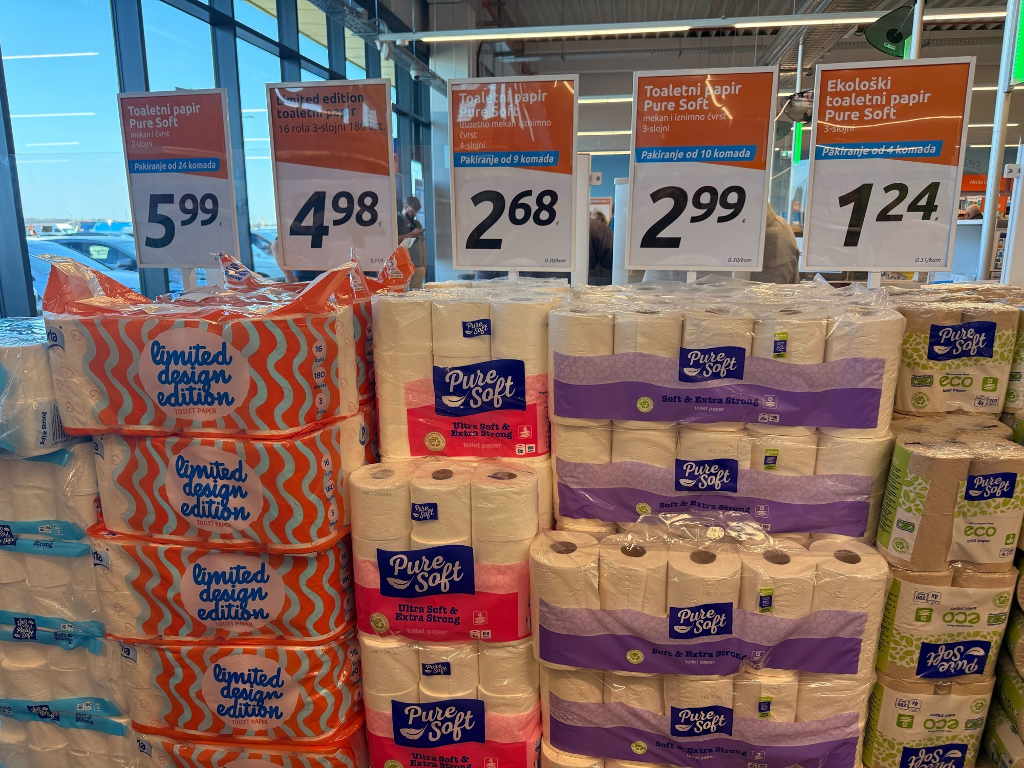 Bili smo na otvorenju drugog Actiona u Hrvatskoj (u Ivancu). Jedan red je bio hit