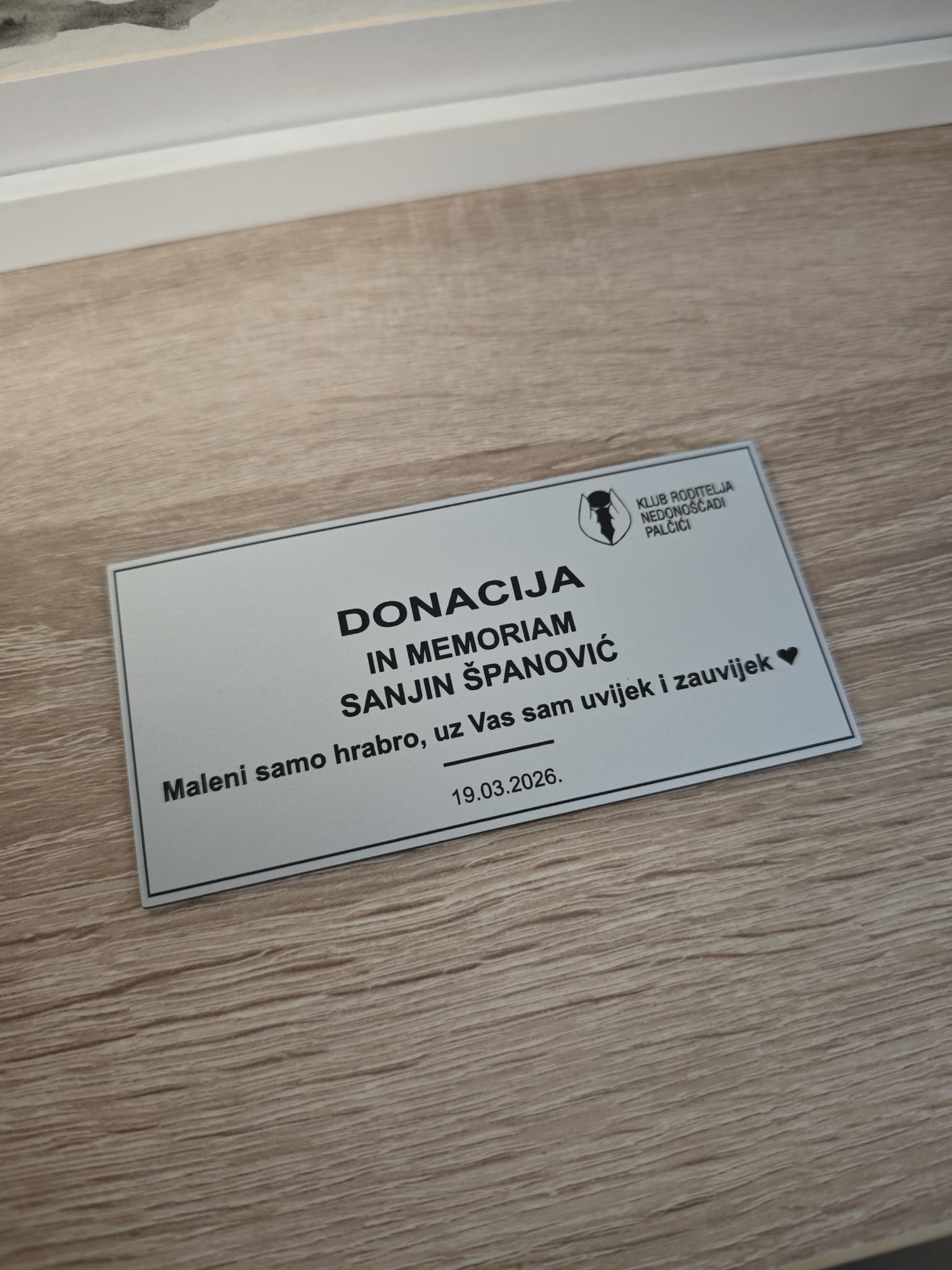 U spomen na Sanjina Španovića doniran hladnjak za majčino mlijeko KB-u Merkur