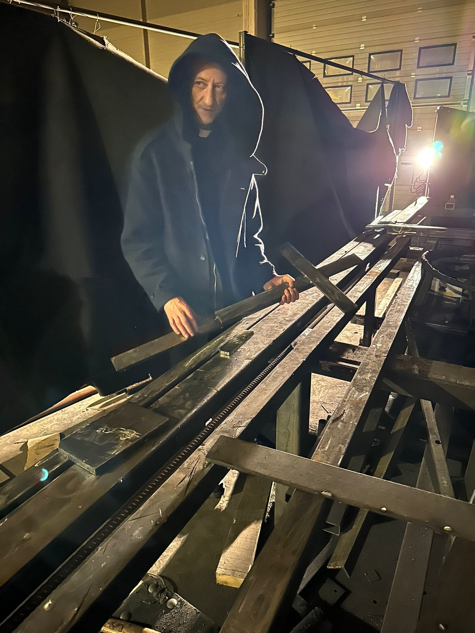 Nakon što je bio u rap spotu svećenika, Lupino otkrio skulpturu s učenicima iz Siska