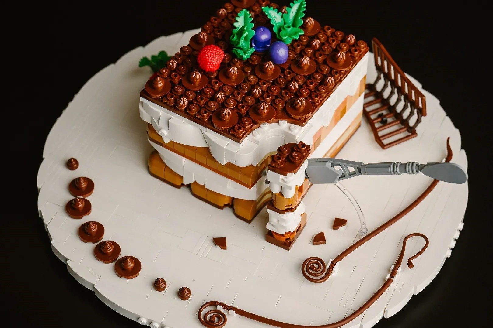 Izgleda kao pravi desert, ali zapravo je složen od više od tisuću kockica