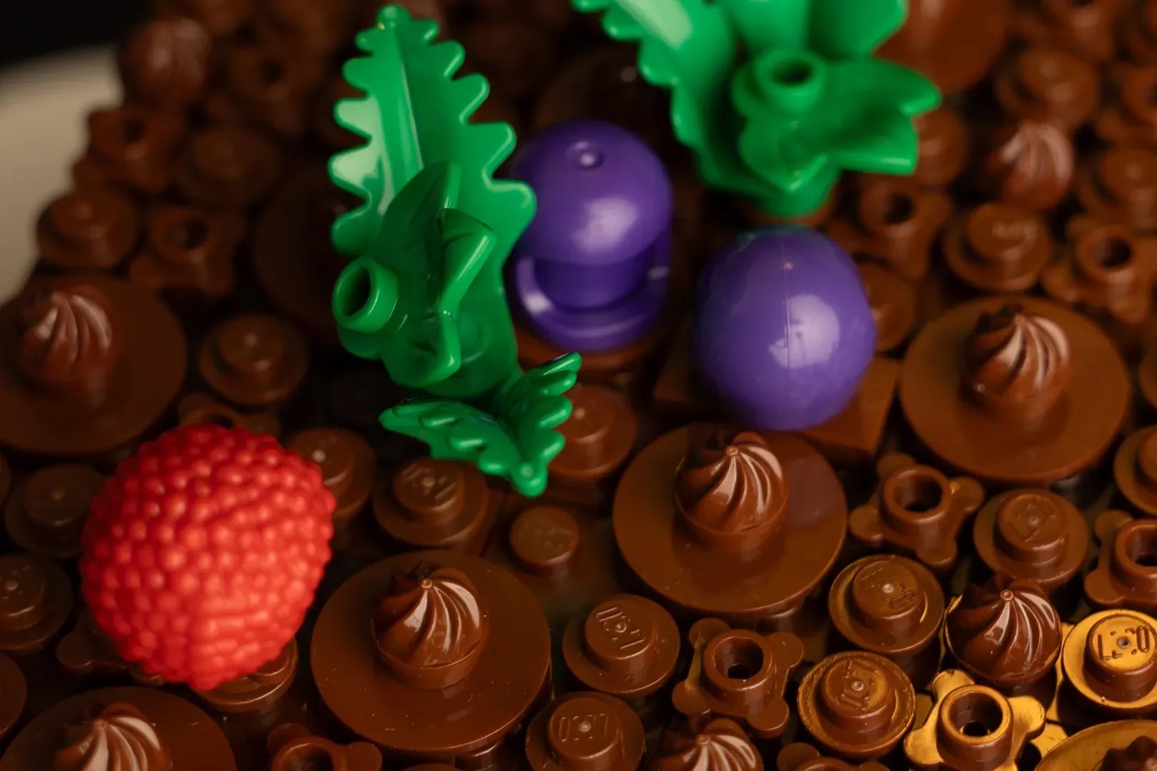 Izgleda kao pravi desert, ali zapravo je složen od više od tisuću kockica