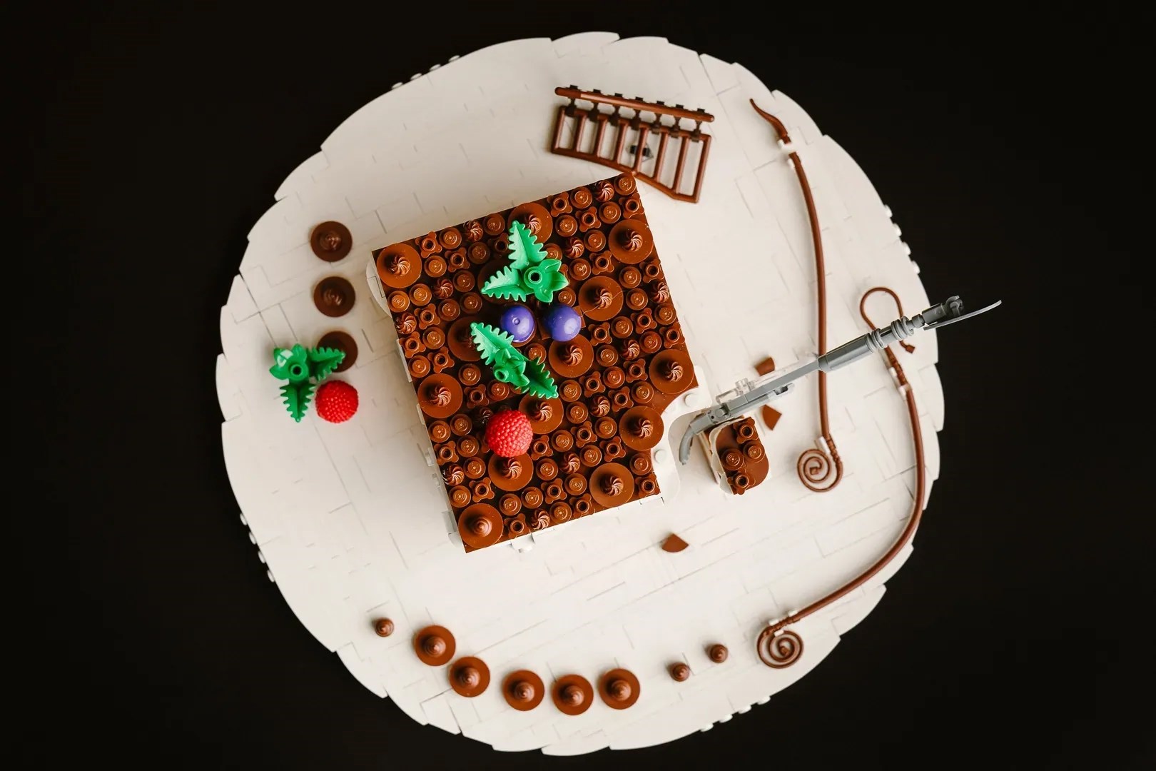 Izgleda kao pravi desert, ali zapravo je složen od više od tisuću kockica