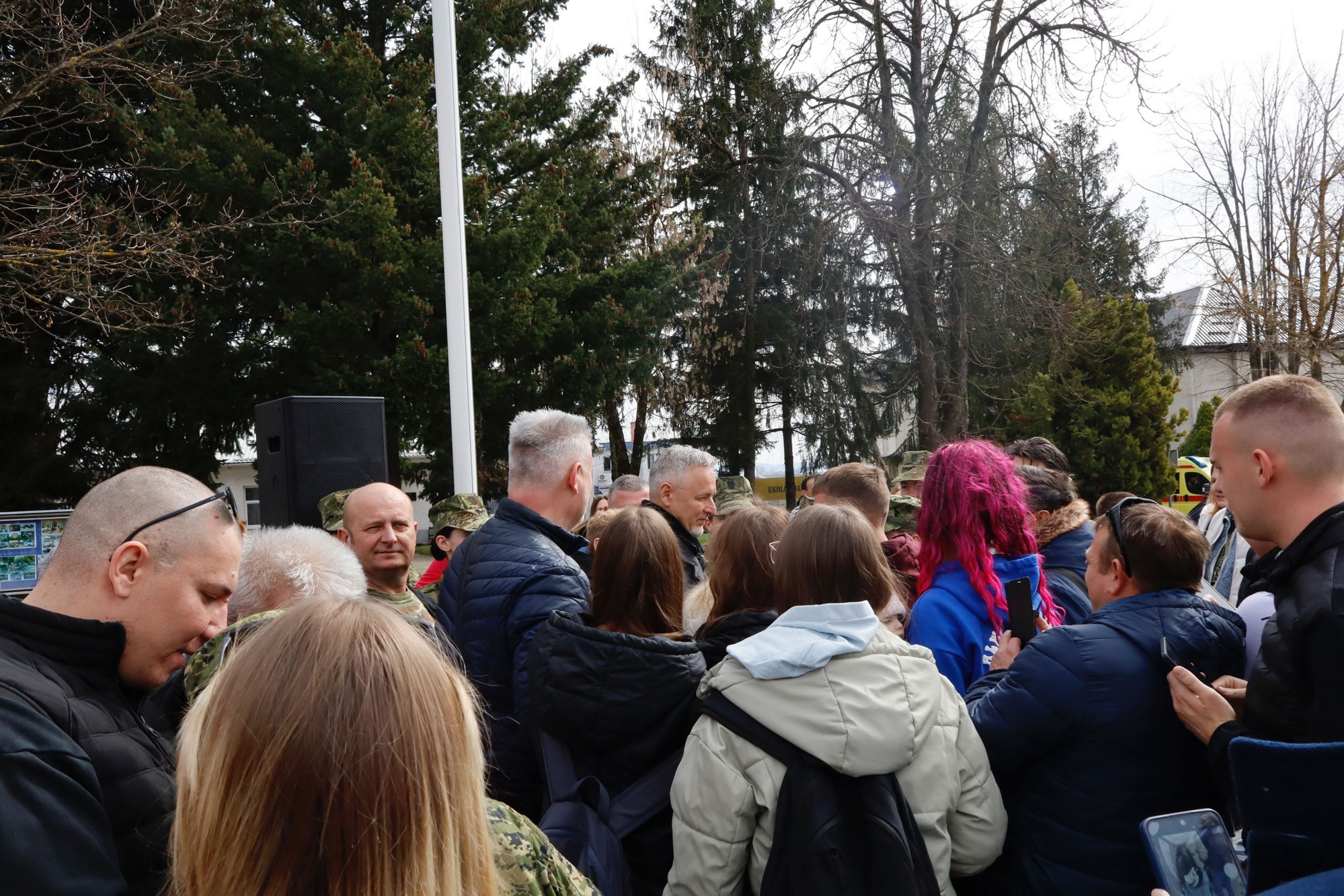 FOTO Ludnica oko Thompsona u Požegi. Diva: Ne znam kako ću ćaću odavde spasit