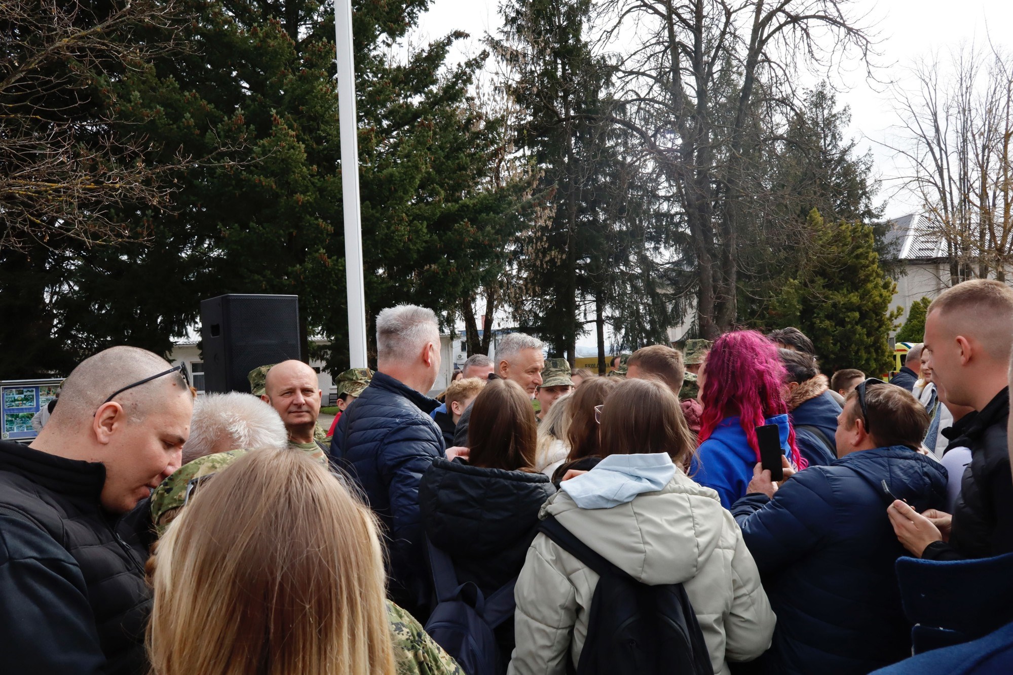 FOTO Ludnica oko Thompsona u Požegi. Diva: Ne znam kako ću ćaću odavde spasit