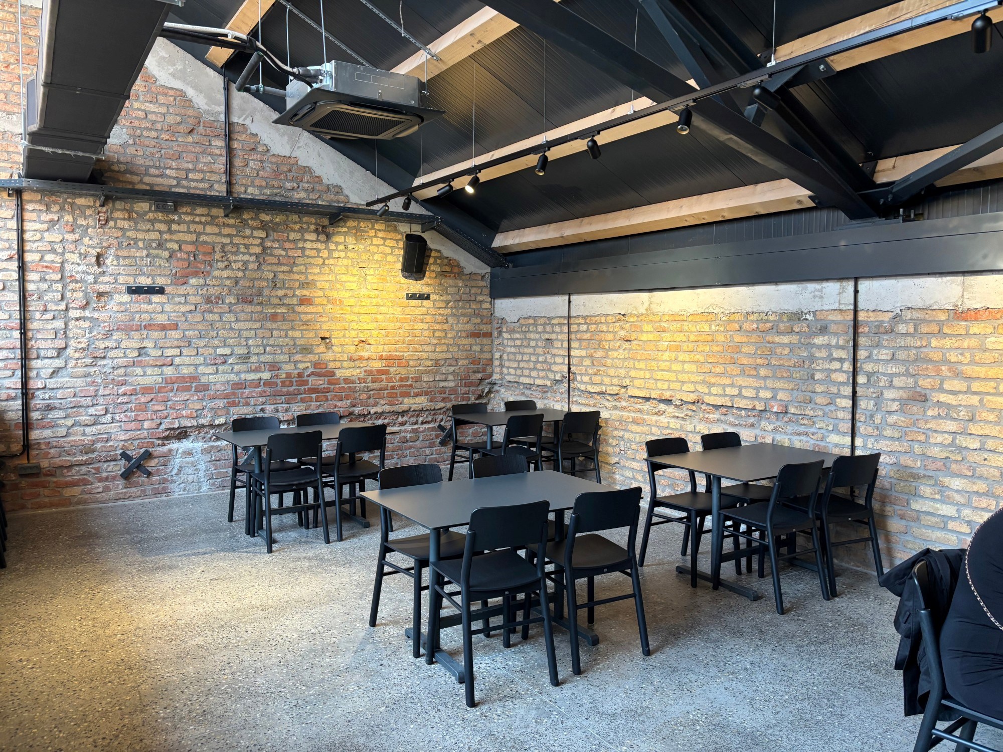 Ovaj mjesec svi pričaju o novootvorenom SIP pubu u Zagrebu. Posjetila sam ga