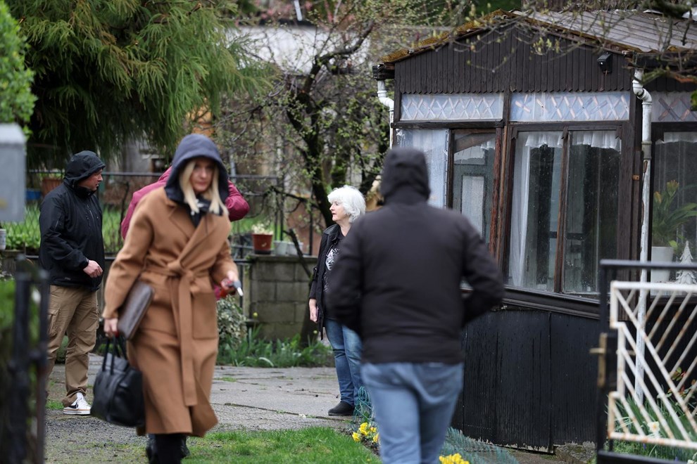 Ispred kuće Vedrana Pavleka