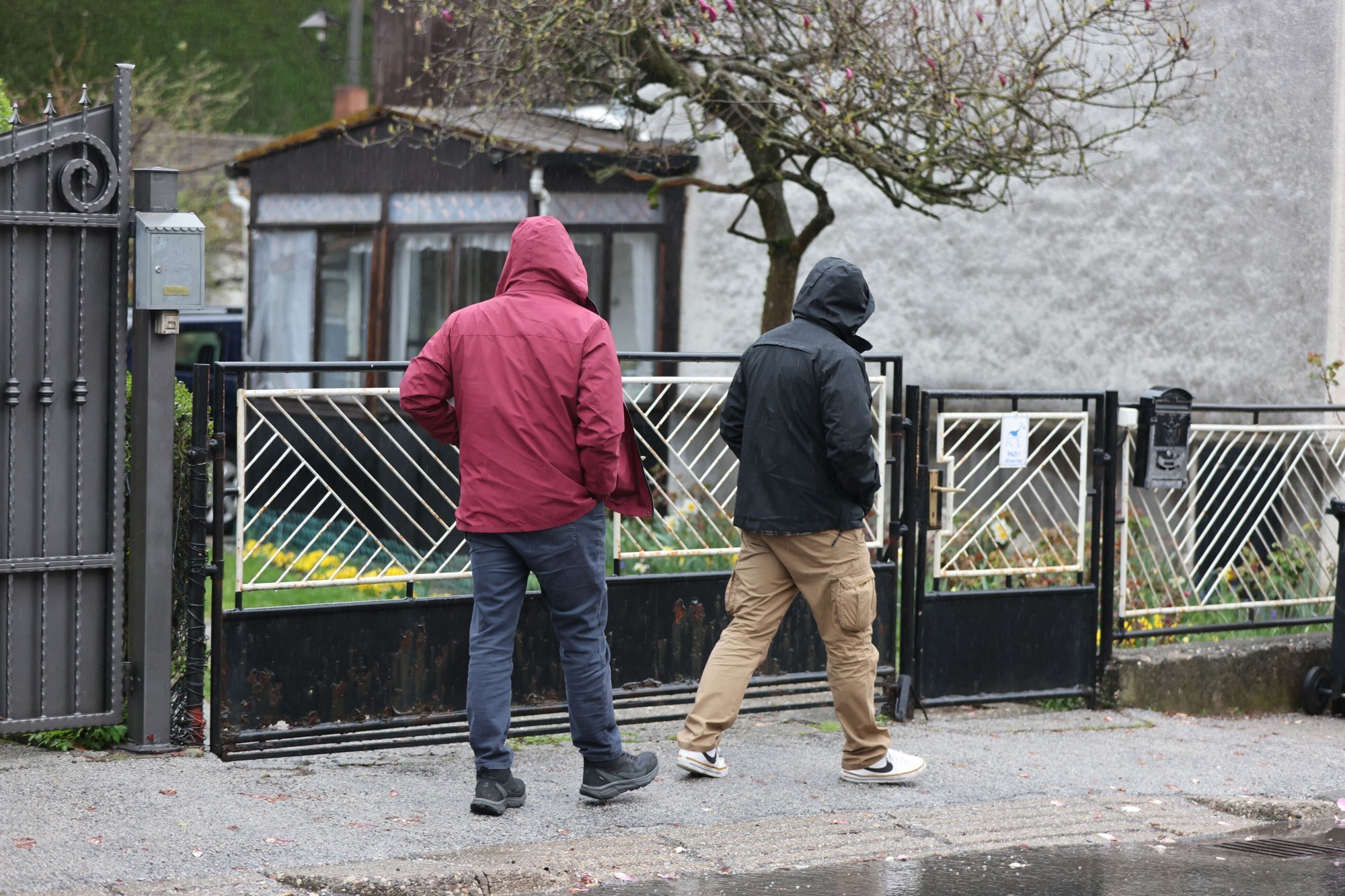 Ispred kuće Vedrana Pavleka