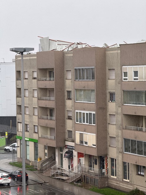 Oštećen krov zgrade u Horvašćanskoj cesti