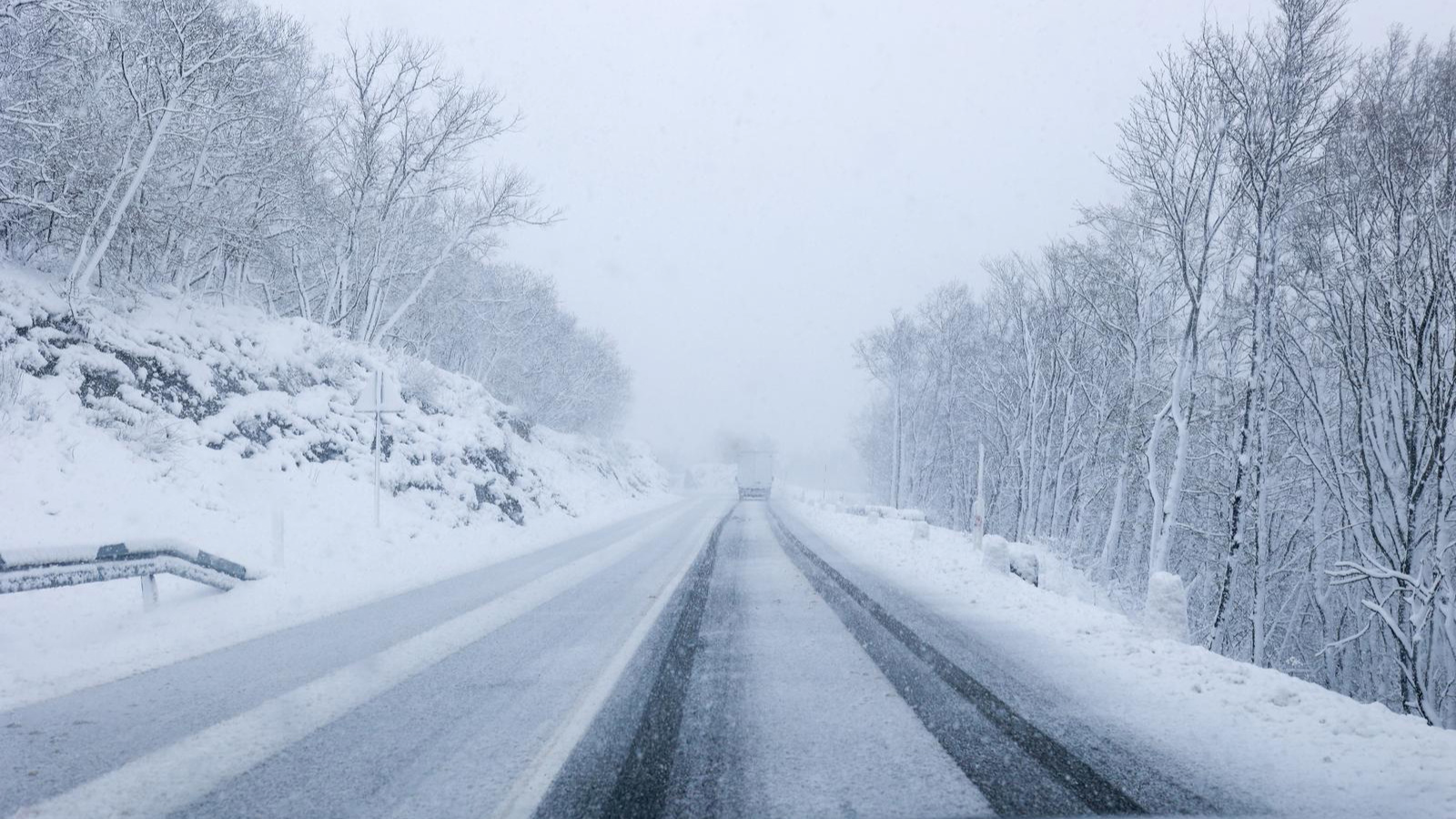 Snijeg na cestama u blizini Rijeke