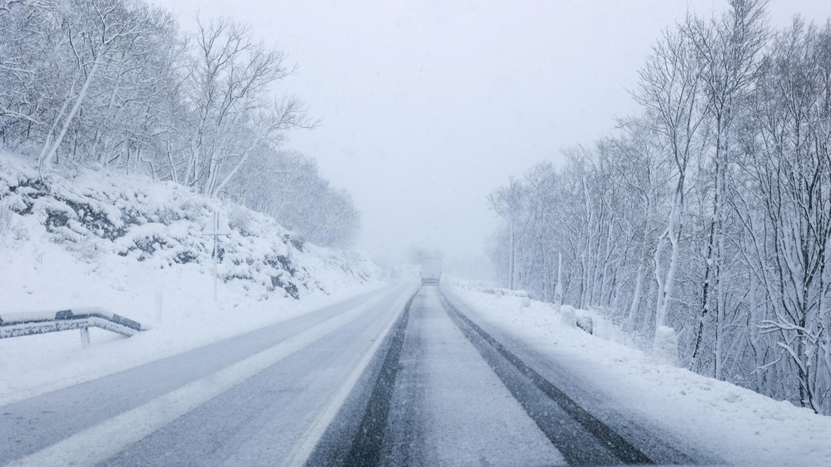 Snijeg na cestama u blizini Rijeke