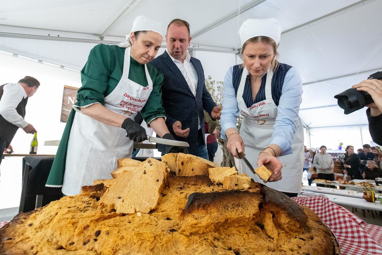 U Žminju napravljena najveća pinca na svijetu