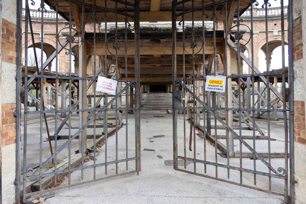 FOTO I VIDEO Ovako izgleda Mirogoj nakon nevremena. Srušeno više od 300 stabala