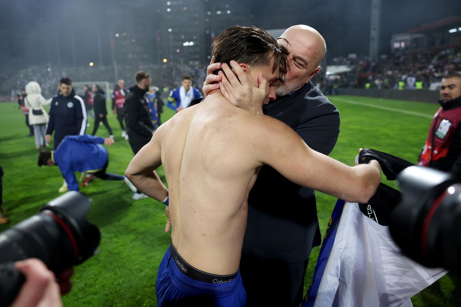 Suze i zagrljaji u Zenici: Emotivni trenuci nakon plasmana BiH na Svjetsko prvenstvo