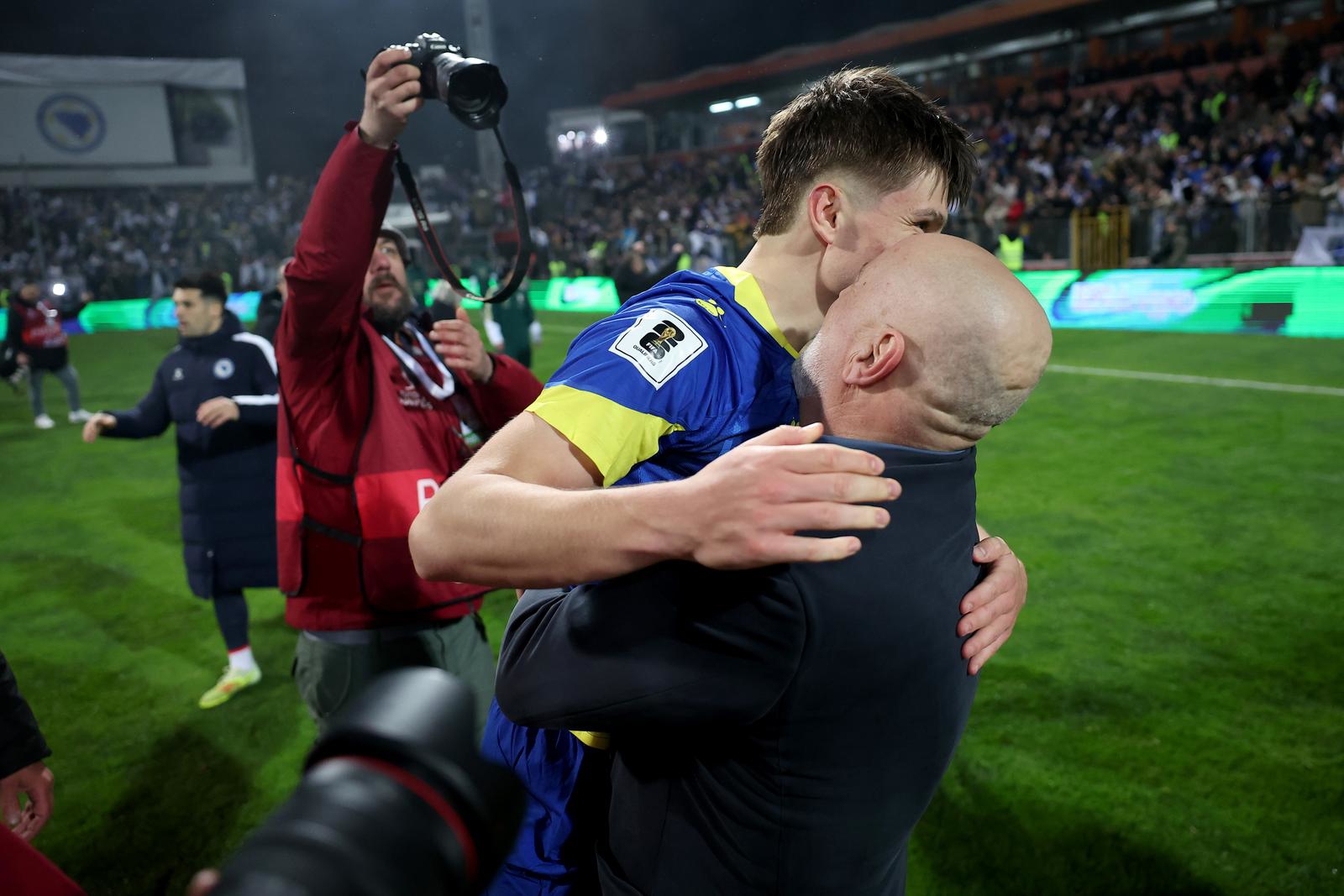 Suze i zagrljaji u Zenici: Emotivni trenuci nakon plasmana BiH na Svjetsko prvenstvo