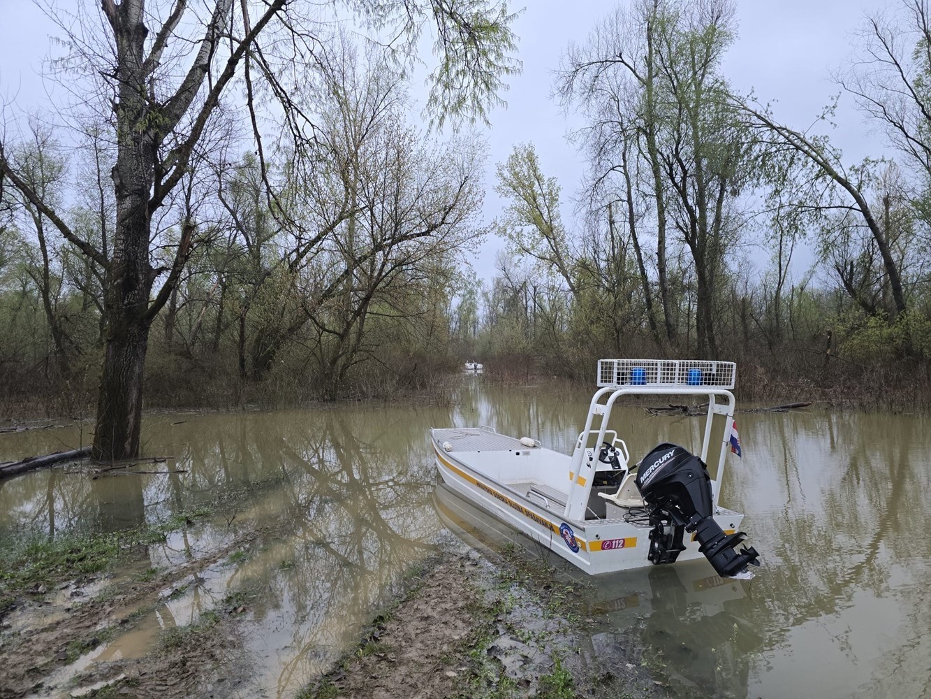 Spasilačka akcija kod Babine Grede, izvučeno 30 ljudi. Plenković: Prevrnuli se čamci