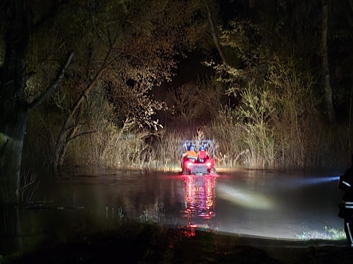 Spasilačka akcija kod Babine Grede, izvučeno 30 ljudi. Plenković: Prevrnuli se čamci