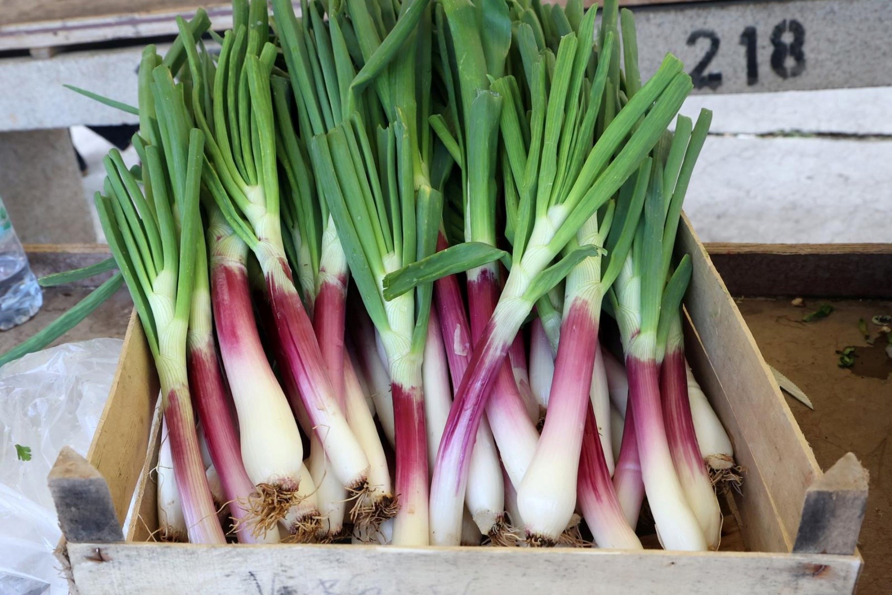 FOTO Pogledajte ponudu na šibenskoj tržnici uoči najvećeg kršćanskog blagdana Uskrsa