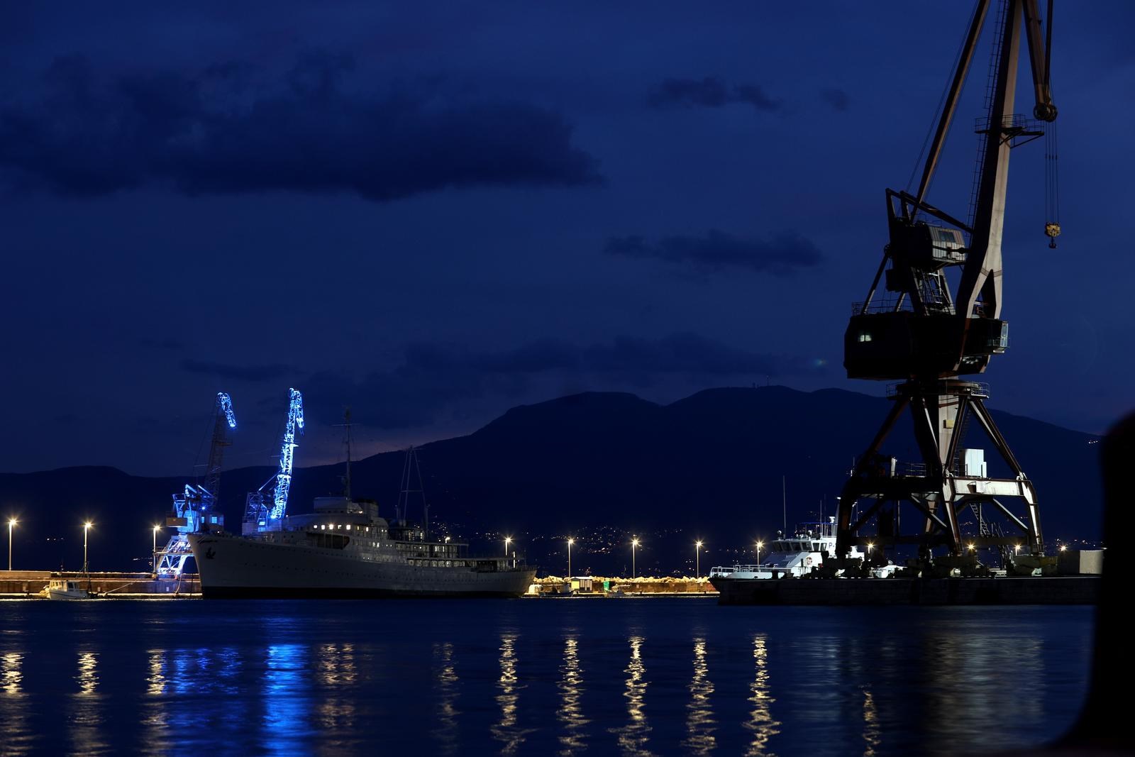 Znamenitosti diljem zemlje osvijetljene plavom bojom. Razlog je veoma važan