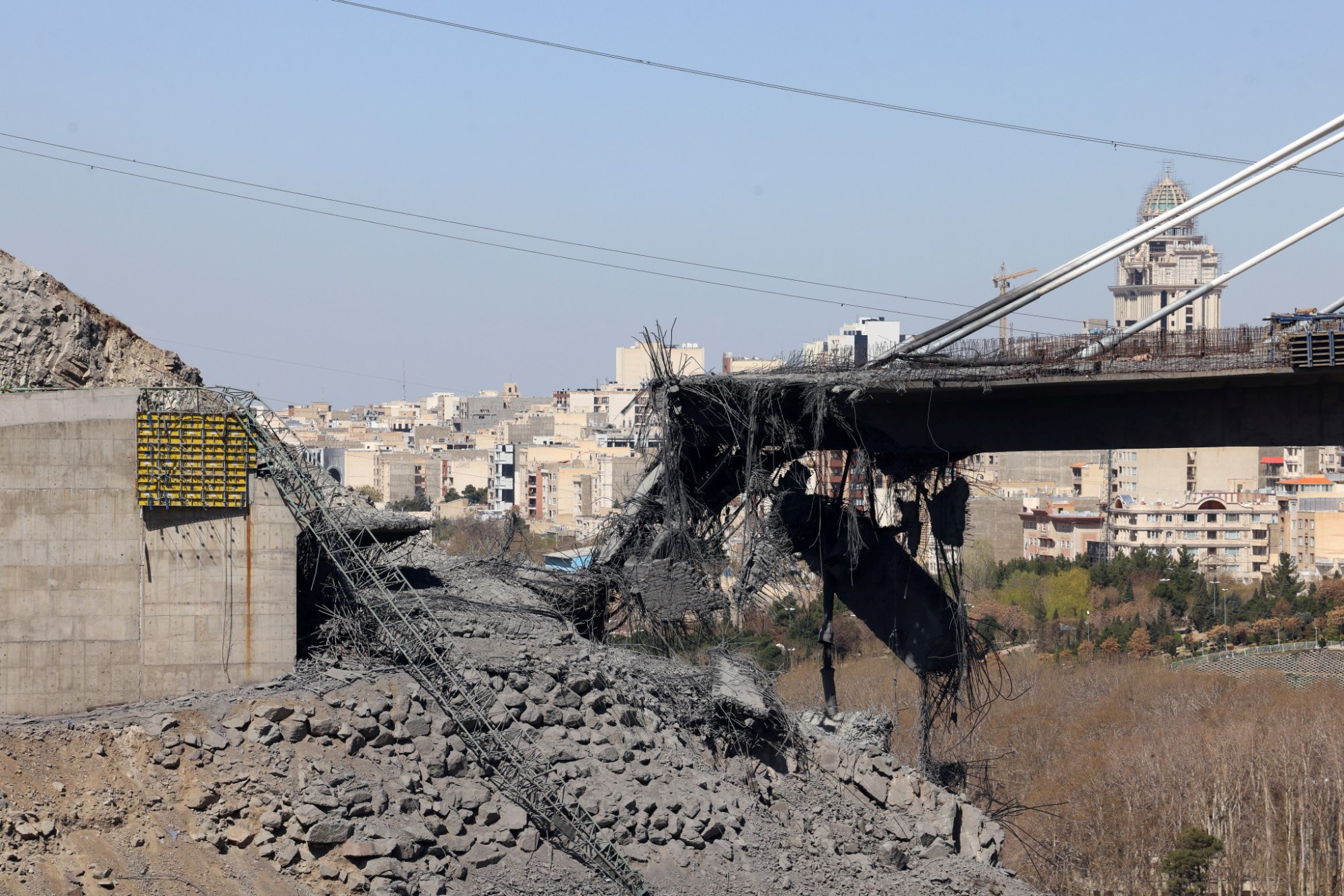 FOTO Pogledajte kako najviši most u Iranu izgleda nakon napada