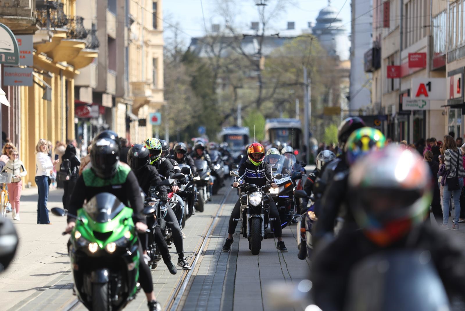 FOTO Moto klub Osijek razveselio najmlađe: Održan Moto zeko 2026.