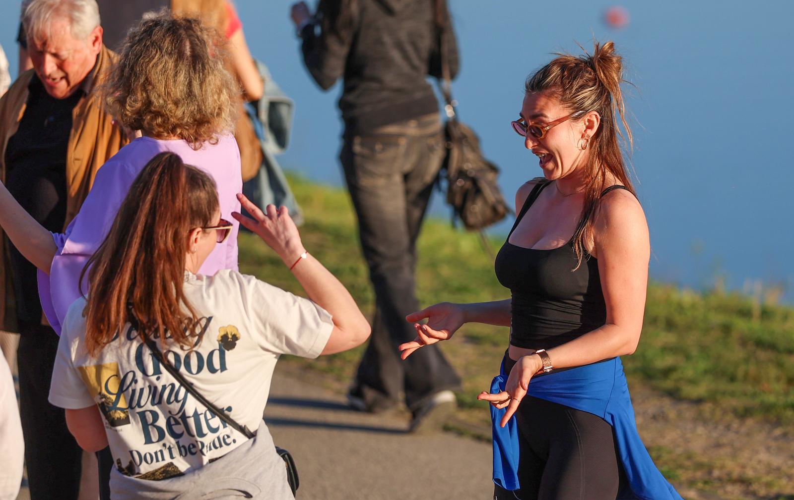 FOTO Glazba, sunčanje i kupanje: Ovako je Jarun izgledao na Uskrs