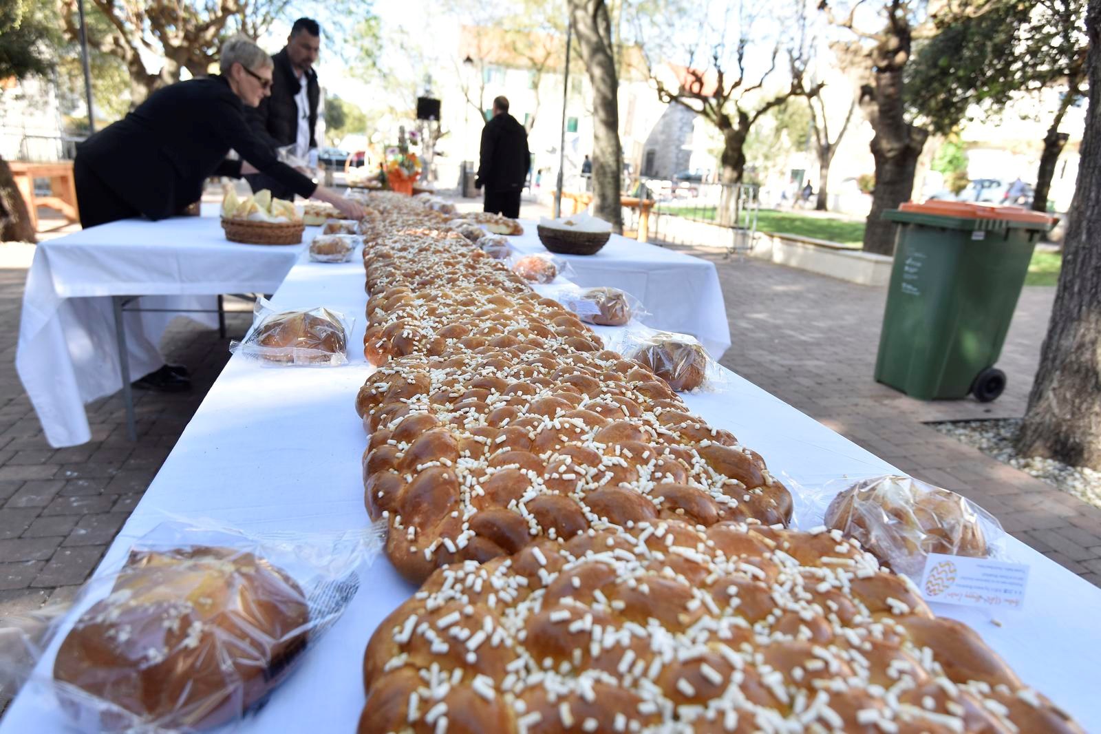FOTO U Vodicama održan Uskršnji doručak s najvećom karitulom u Hrvatskoj