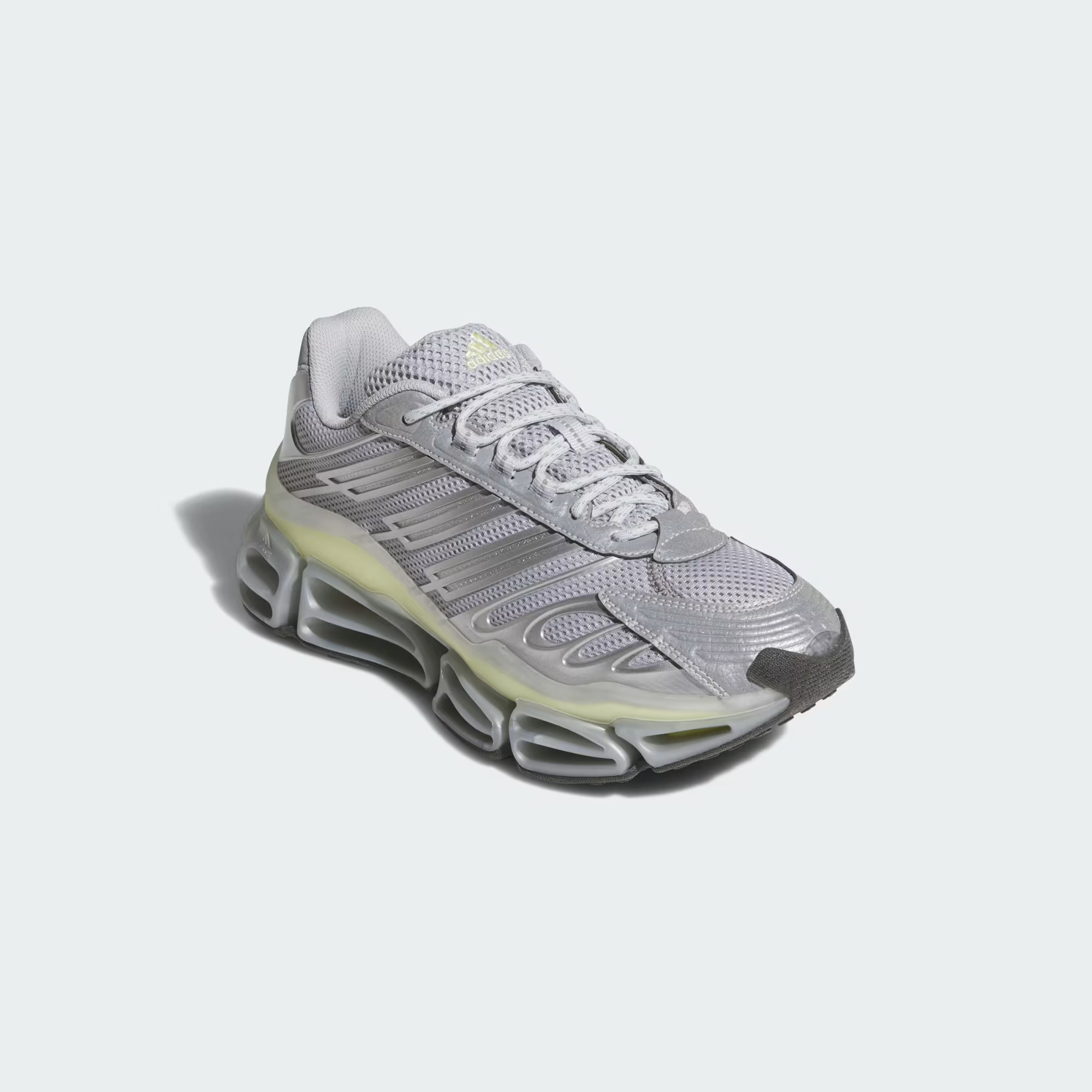 Adidas ima novi model koji izgleda kao tenisica iz SF filma