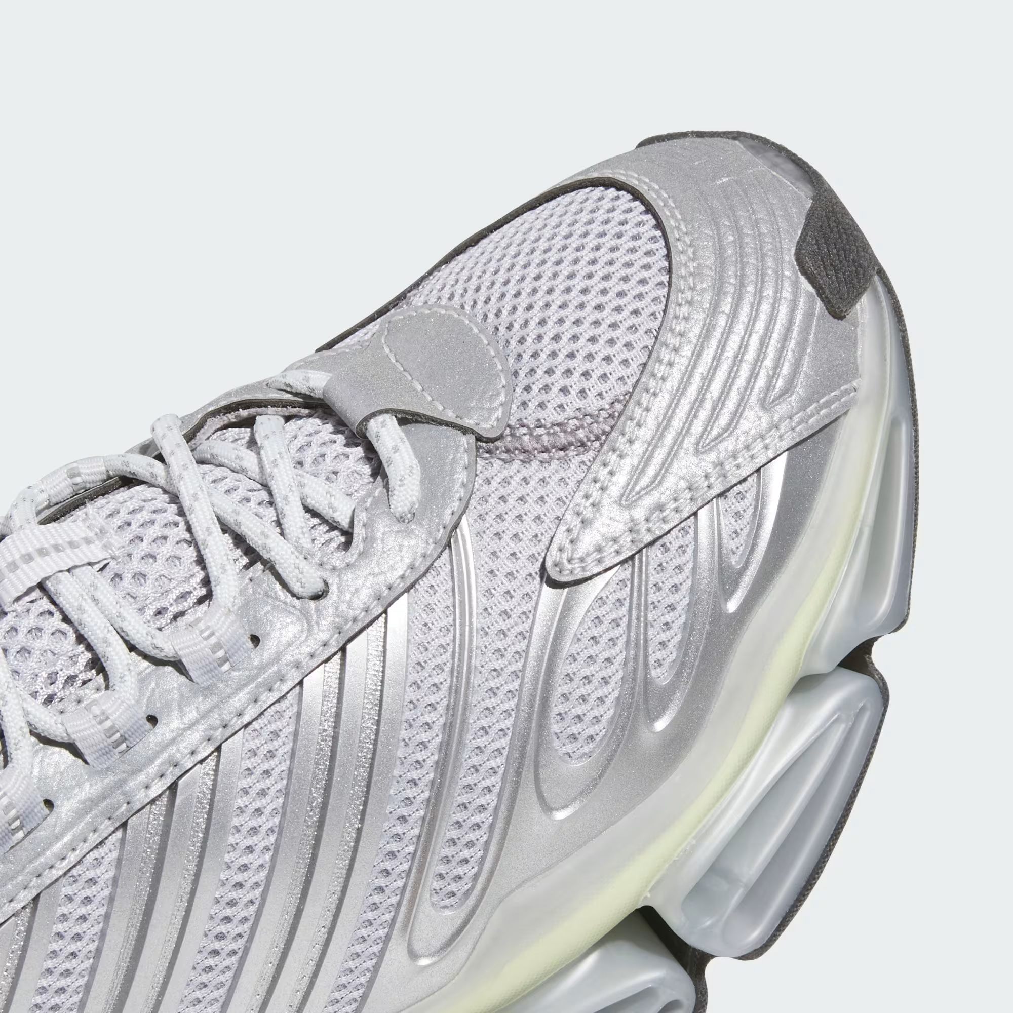 Adidas ima novi model koji izgleda kao tenisica iz SF filma