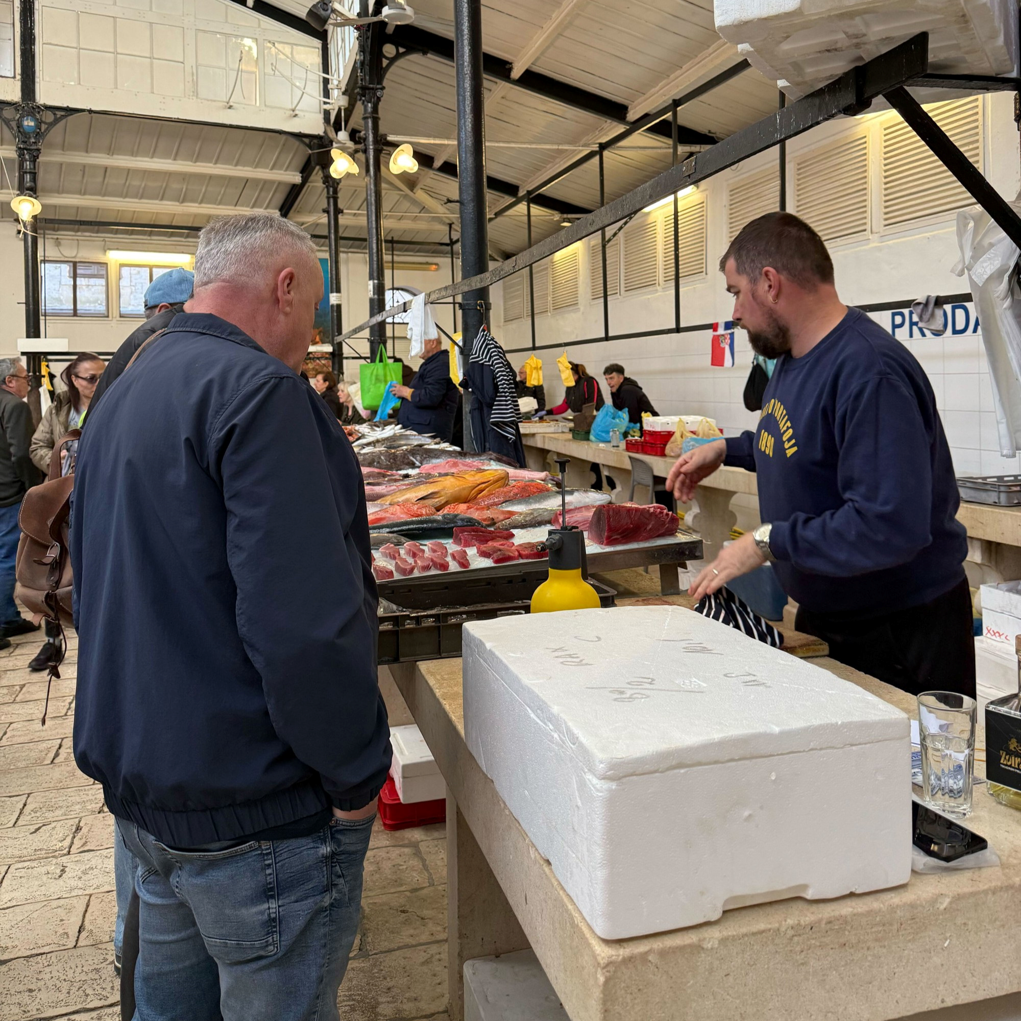 Zbog velikog rasta cijene plavog dizela skuplja je riba. Srdela 5, škampi do 50 eura