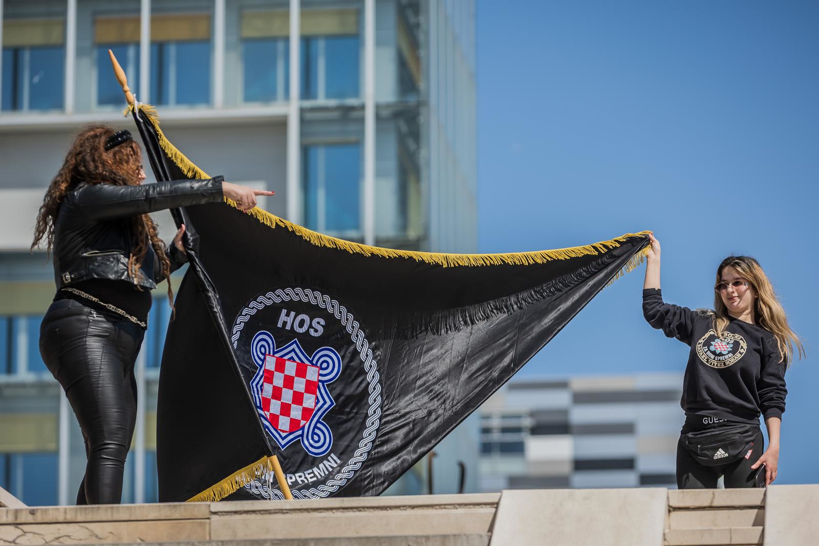 FOTO Na Skejinom mitingu u Splitu vikali ZDS, spominjali šišmiše i vrane
