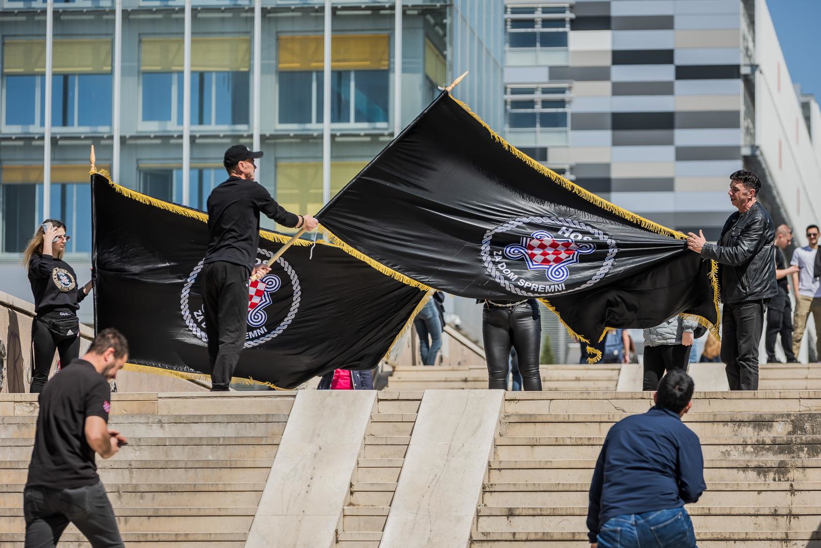 FOTO Na Skejinom mitingu u Splitu vikali ZDS, spominjali šišmiše i vrane