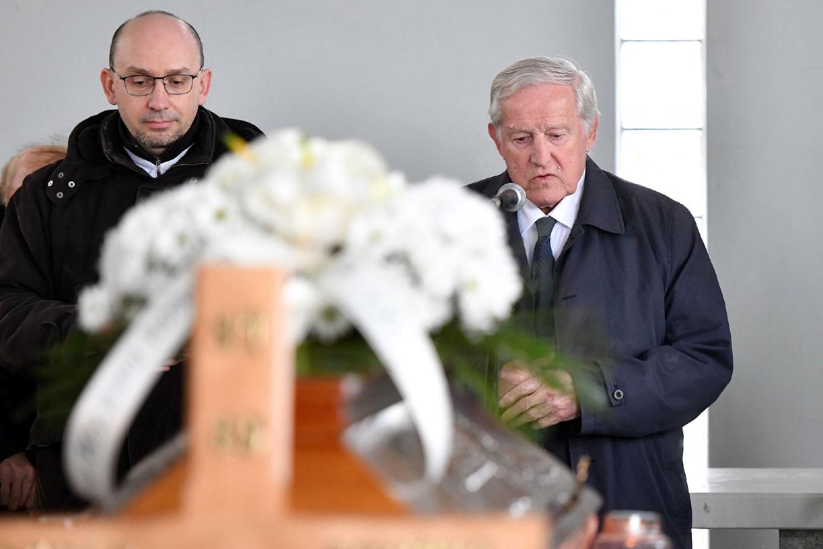 FOTO Posljednji ispraćaj Srećka Bogdana. Došao velik broj poznatih