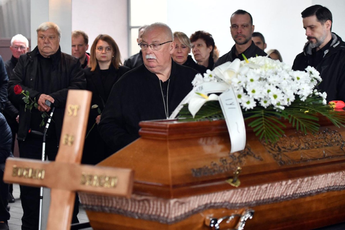 FOTO Posljednji ispraćaj Srećka Bogdana. Došao velik broj poznatih