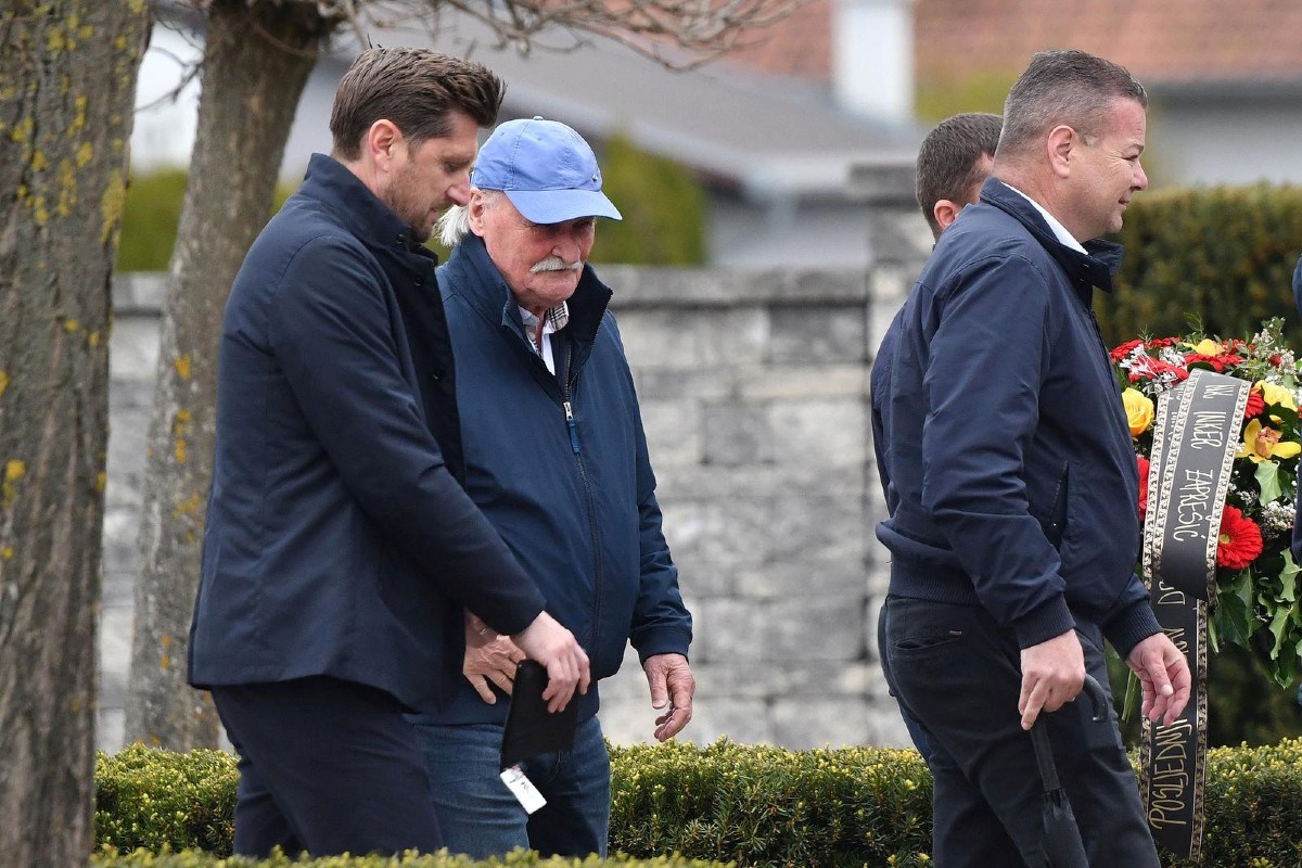 FOTO Posljednji ispraćaj Srećka Bogdana. Došao velik broj poznatih