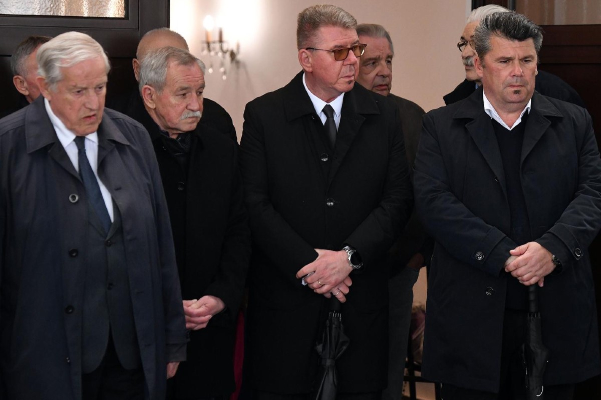 FOTO Posljednji ispraćaj Srećka Bogdana. Došao velik broj poznatih
