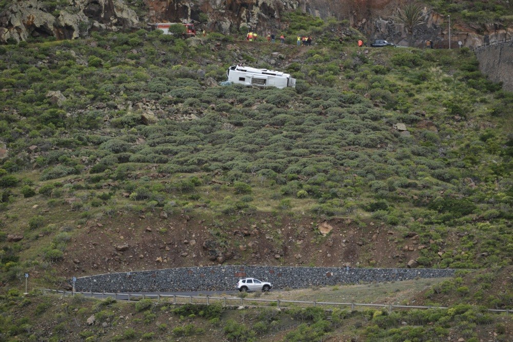 Britanac poginuo, 27 ozlijeđenih u autobusnoj nesreći na Kanarskim otocima