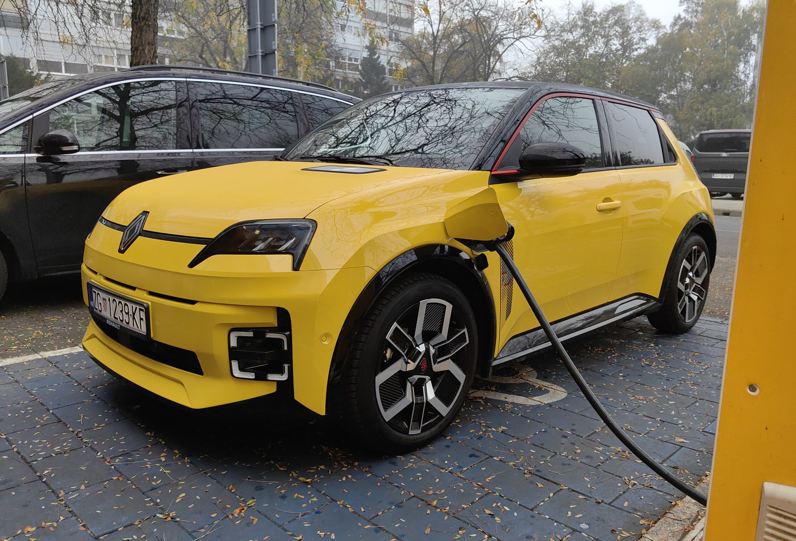 Renault 5 je oživio i to na kakav način. Vozili smo retro atrakciju