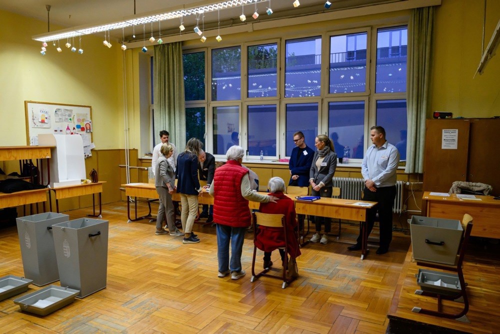 Orban teško poražen. Magyaru stižu čestitke sa svih strana. Oglasio se Kremlj