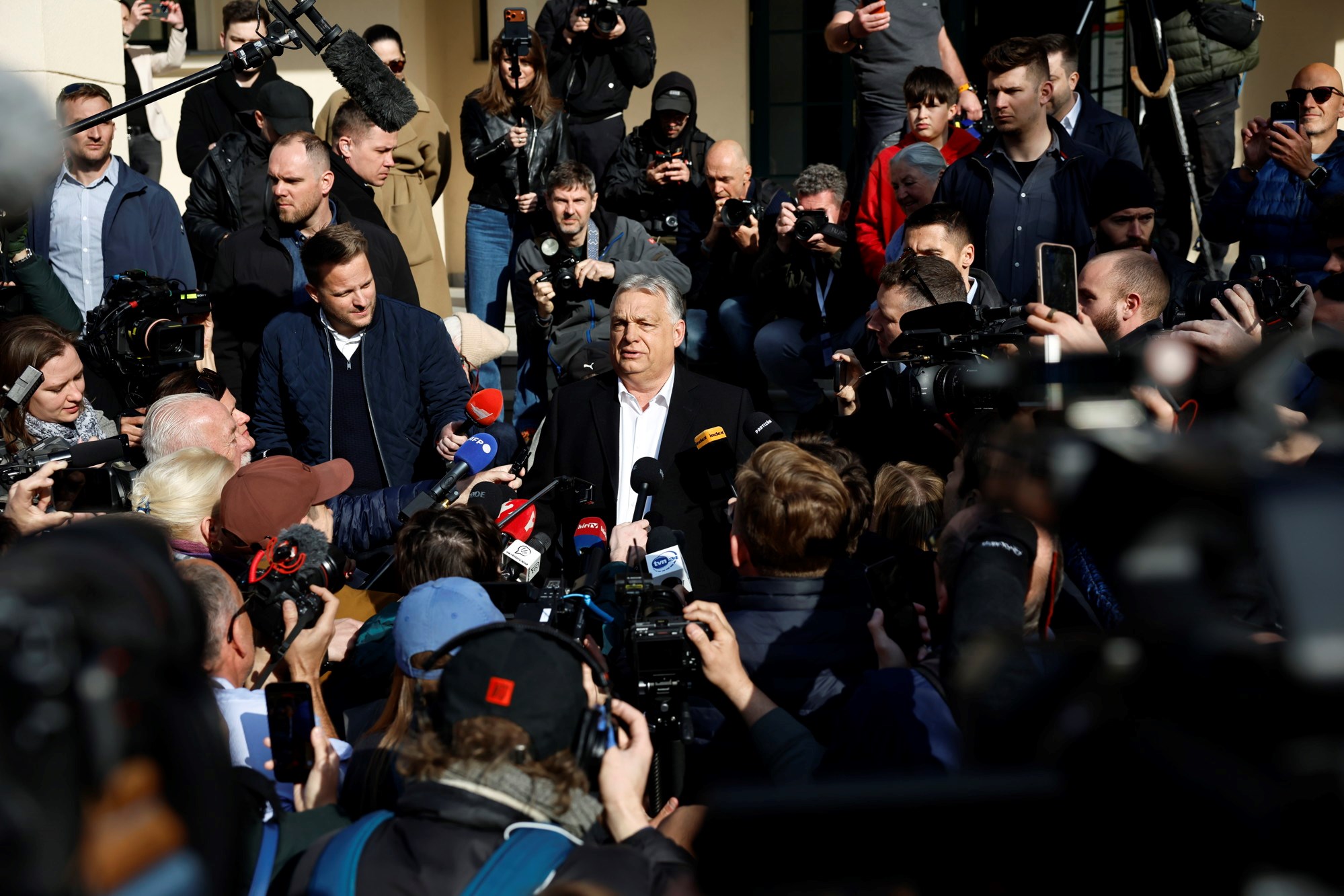 Orban teško poražen. Magyaru stižu čestitke sa svih strana. Oglasio se Kremlj