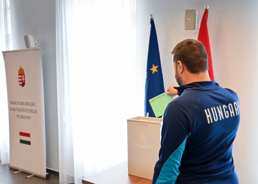 Orban teško poražen. Magyaru stižu čestitke sa svih strana. Oglasio se Kremlj