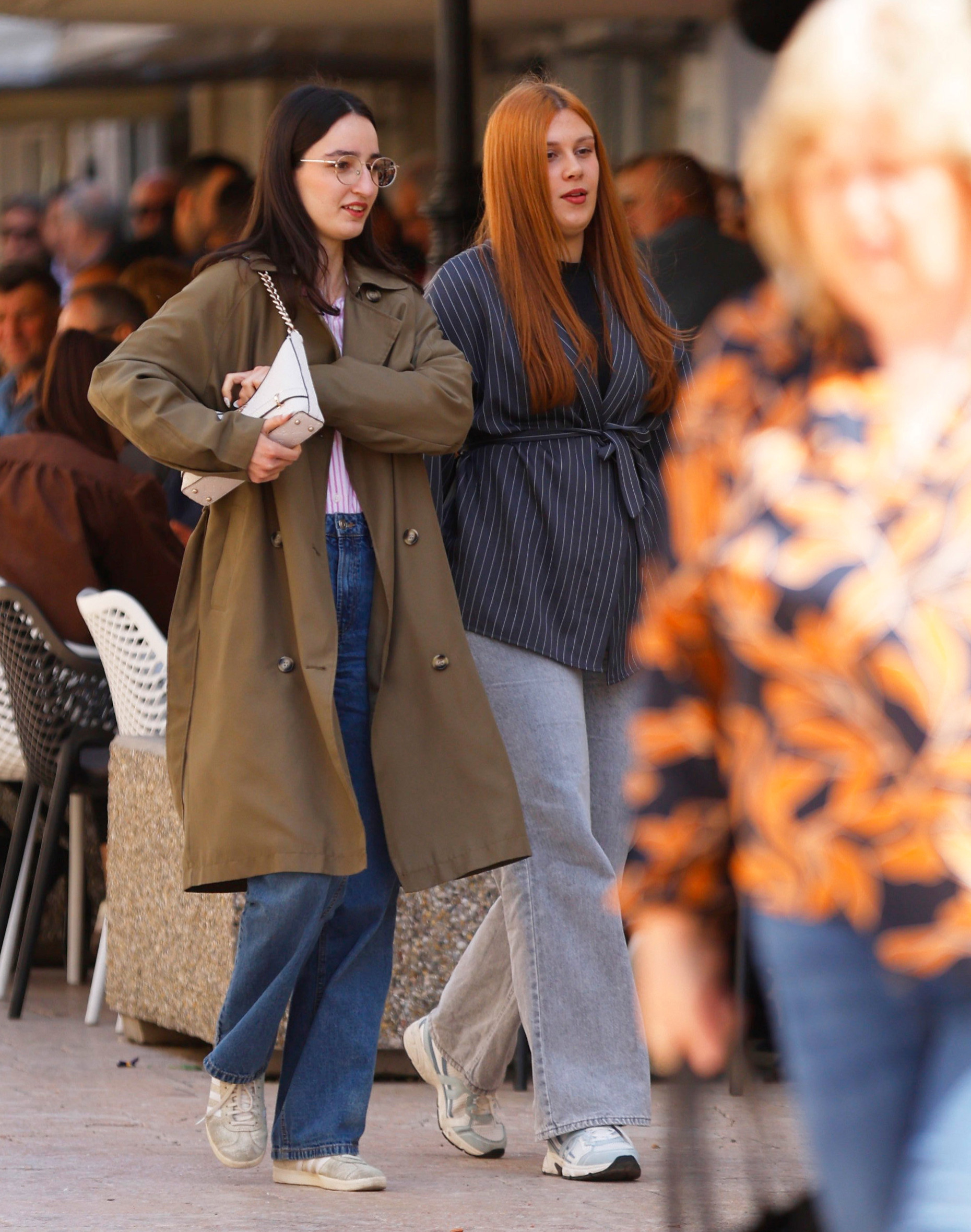 FOTO Proljetni street style u Sinju: Haljine, suknje i kožne jakne u prvom planu