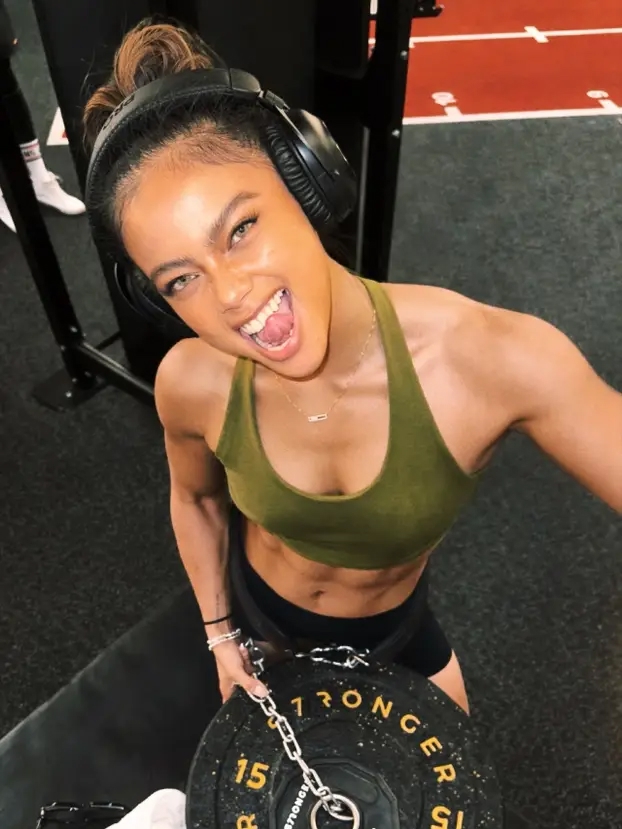 FOTO Atraktivnu vozačicu prate milijuni. San joj je voziti Formulu 1