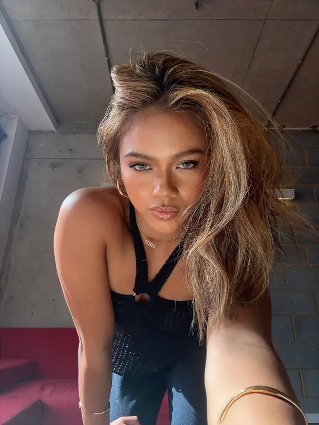 FOTO Atraktivnu vozačicu prate milijuni. San joj je voziti Formulu 1