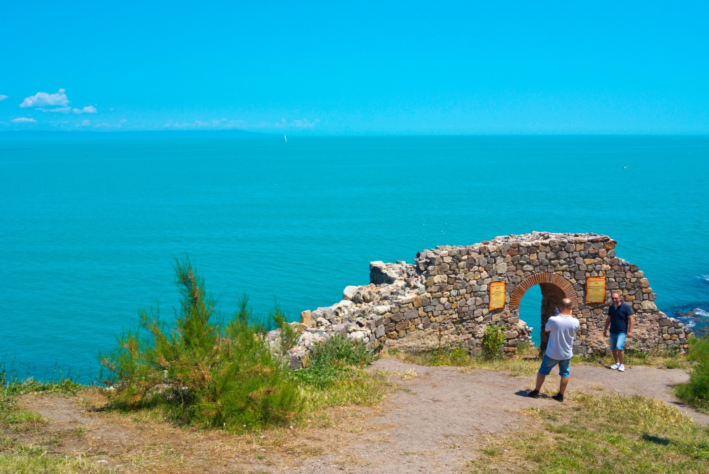 Turisti poludjeli za predivnim gradićem na Crnom moru. Pivo košta 2 eura, a obrok 10